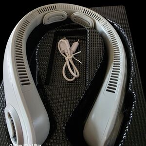 NEW IN BOX Neck Fan with USB Cable